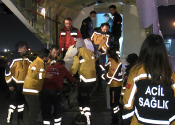 Enkazdan çıkarılan 6 yaralı İstanbul’a getirildi