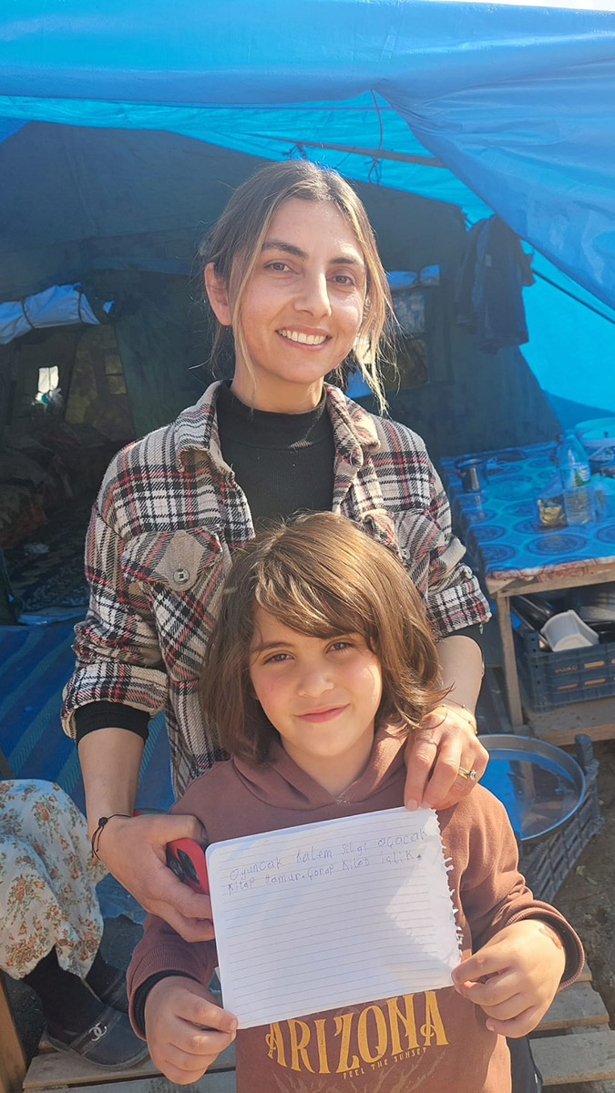 7 yaşındaki Masal mektup yazıp kalem, boya, oyuncak istiyor