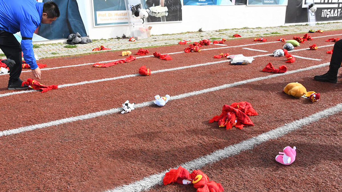 Bölgesel Amatör Lig (BAL) 11'inci Grup'ta mücadele eden Çorluspor 1947 ile 3'üncü Lig takımlarından Büyükçekmece Tepecikspor, depremzedeler yararına dostluk maçı oynadı.