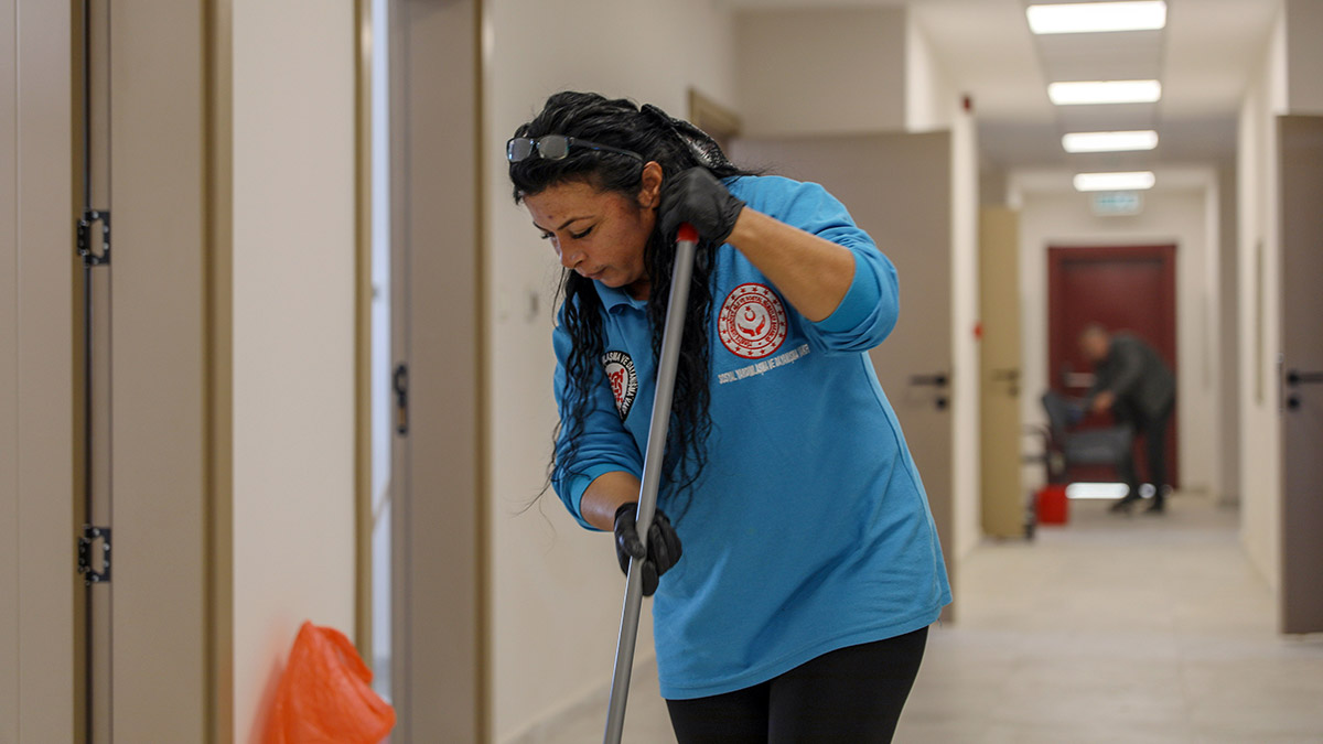 Antalya'da huzurevi depremzedeler için hazırlanıyor