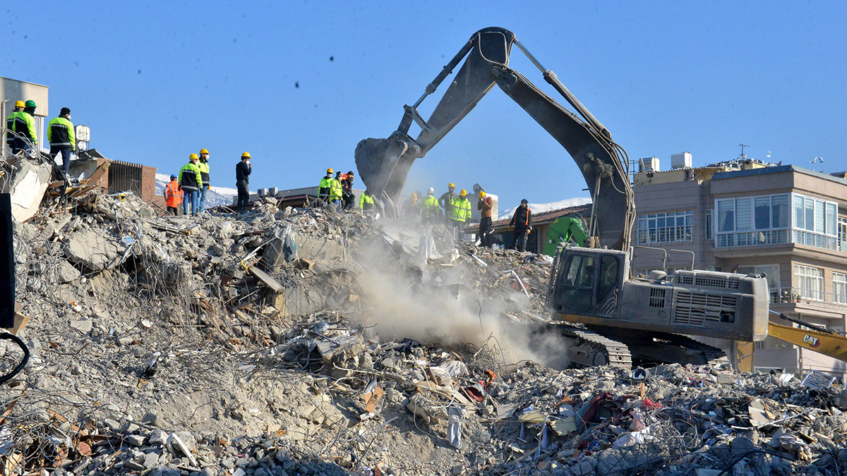 Eda Apartmanı'nda 5 kişinin daha cansız bedenine ulaşıldı