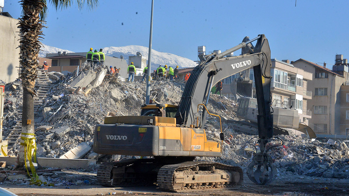 Eda Apartmanı'nda 5 kişinin daha cansız bedenine ulaşıldı