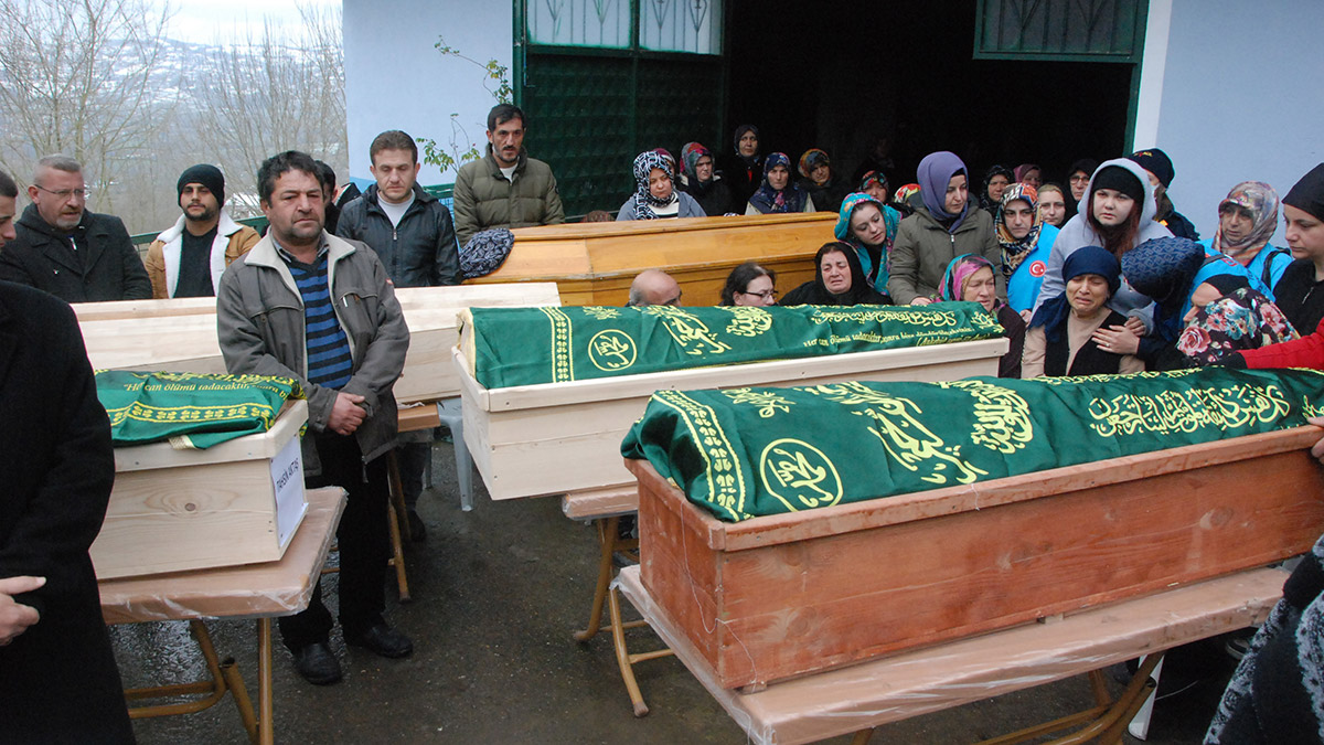 5 kişilik Aktaş ailesi toprağa verildi