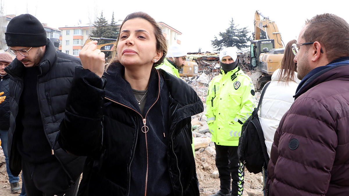 Enkaz başında ‘kolon kesme’ tartışması