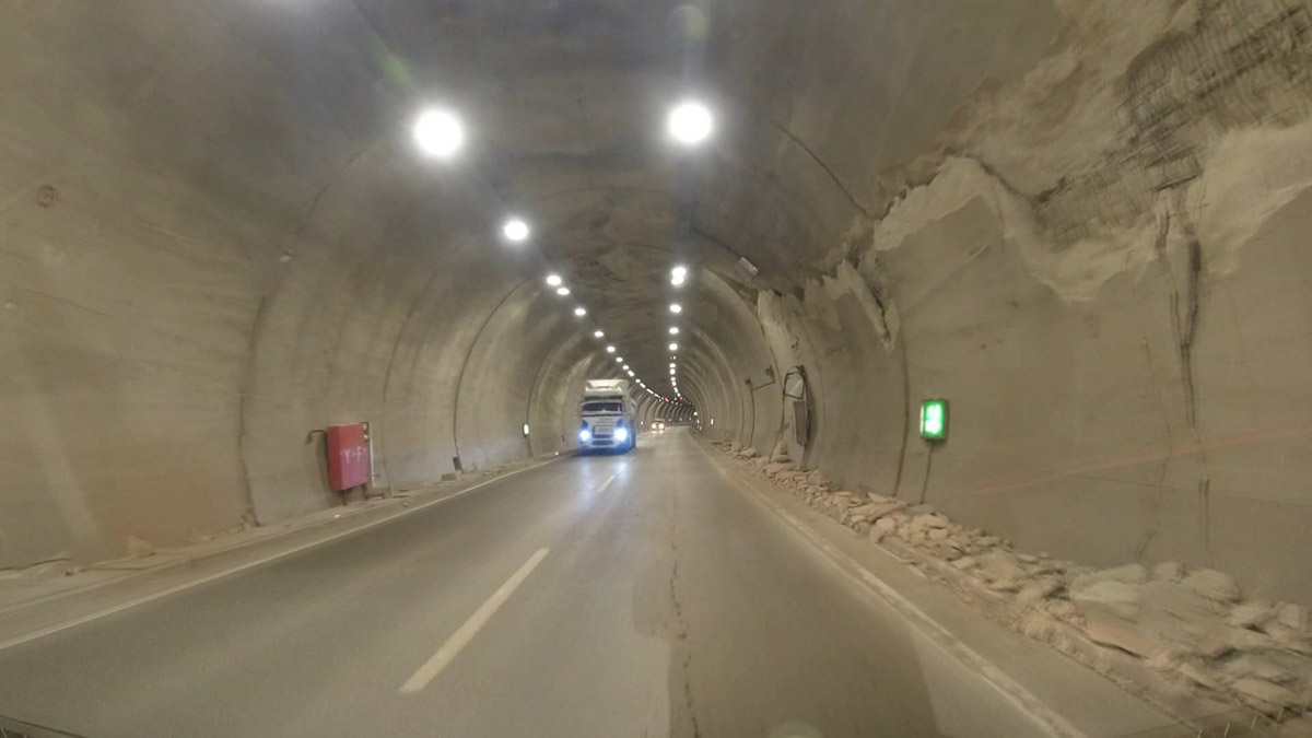 Erkenek Tüneli'ndeki hasar görüntülendi