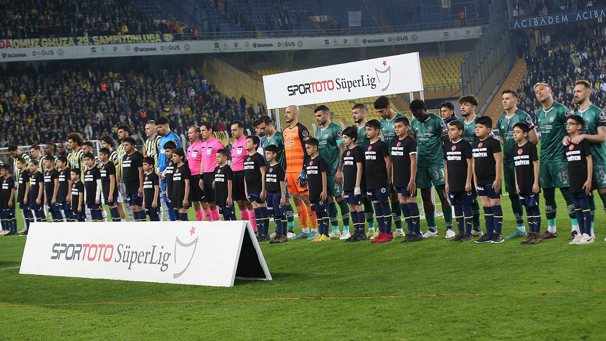 Devletçe, milletçe el ele, omuz omuza olmalıyız