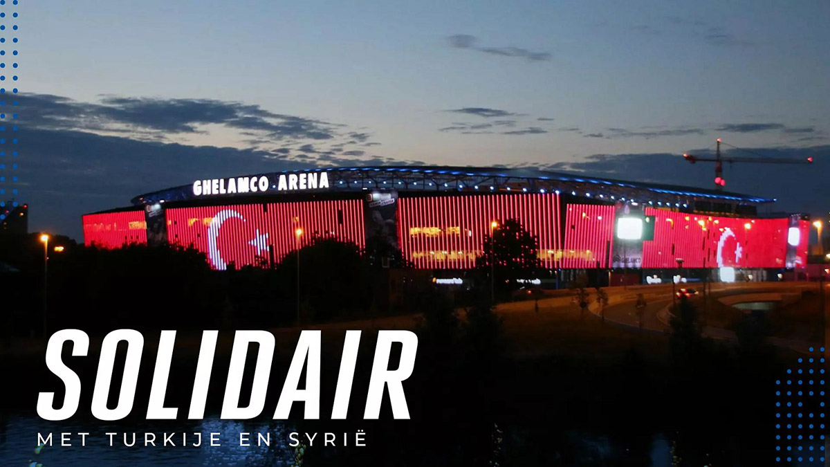 Ghelamco Arena ay-yıldızlı bayrak ile ışıklandırıldı