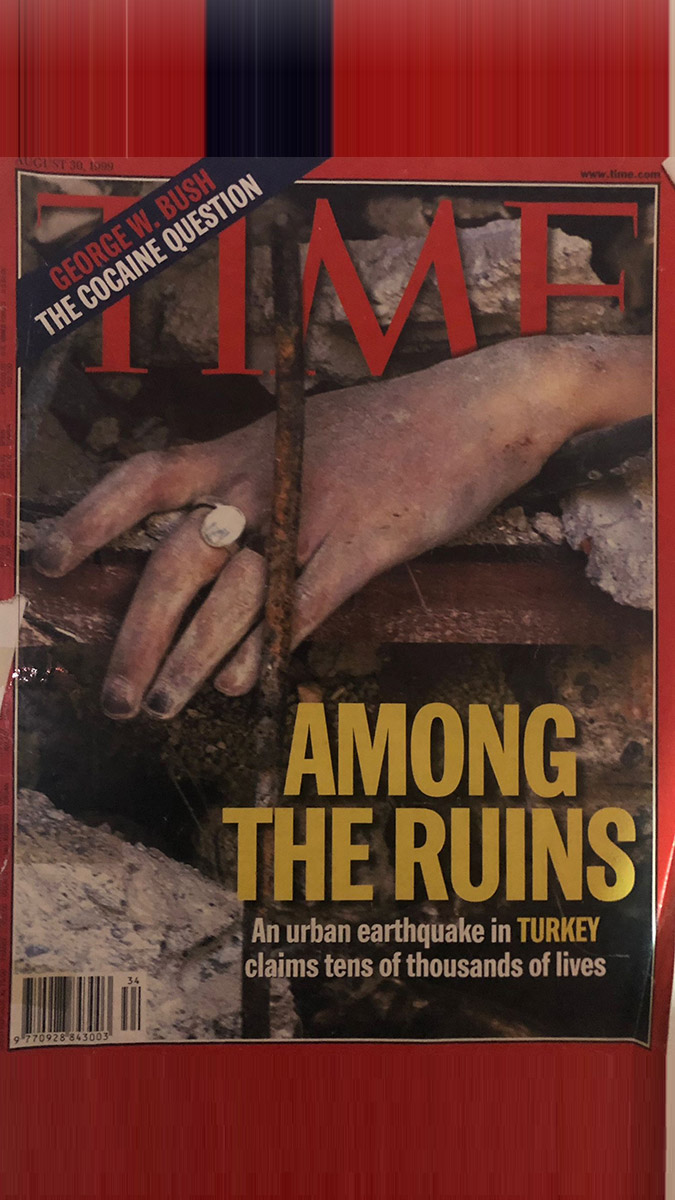 Gölcük depreminde, 14 saat enkaz altında kalıp, yaralı olarak çıkarılan Dr. Öğr. Üyesi Yavuz Aslan, şimdi, Abdülhamit Han Eğitim ve Araştırma Hastanesi, Hiperbarik Oksijen Tedavisi Merkezi'nde, kendisi gibi enkazdan çıkarılan yaralılar uzuvlarını kaybetmesin diye, 30 kişilik ekibiyle bir haftadır gece gündüz çalışıyor.