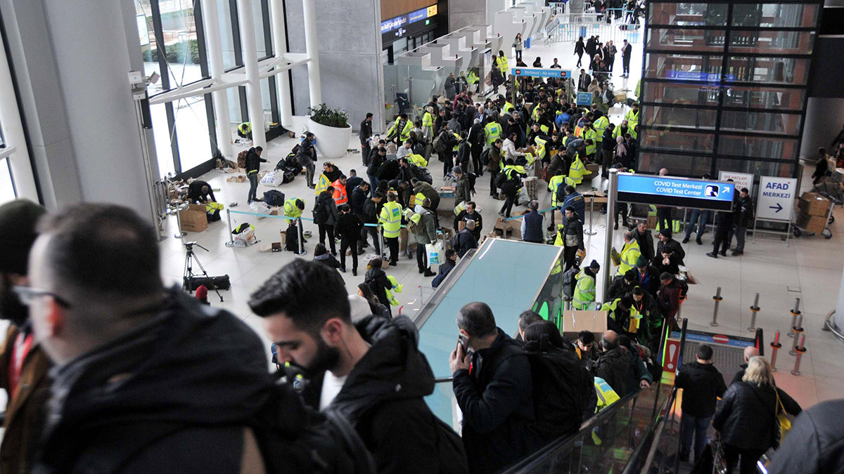 Gönüllülerin deprem bölgesine gidişleri sürüyor