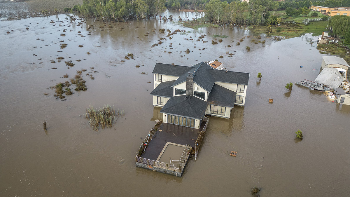 Güney Afrika'da sel; 11 ölü