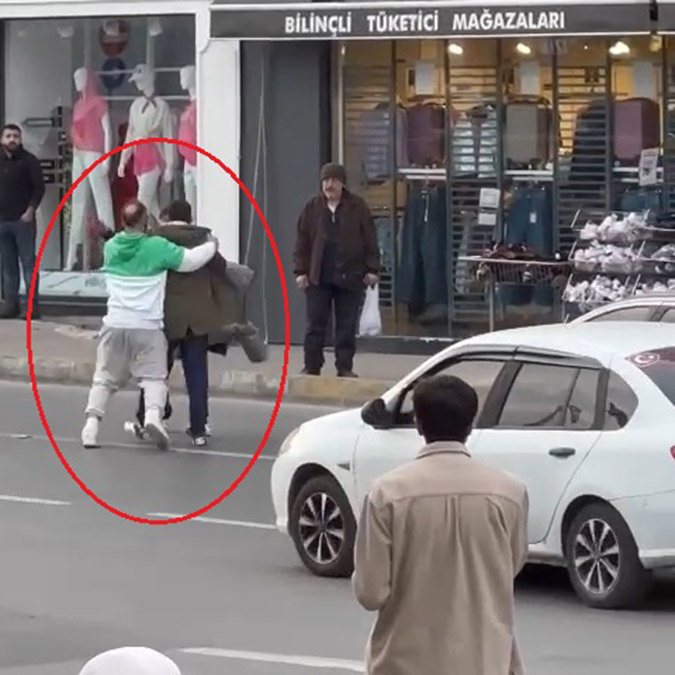 Güngören'de cadde ortasında kavga
