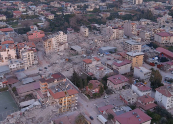 'Dünyanın aydınlatılan ilk caddesi' enkaza döndü