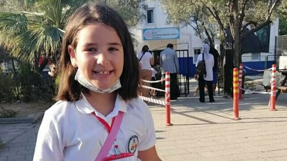 Enkaz altında kalan Yade hayata tutunamadı