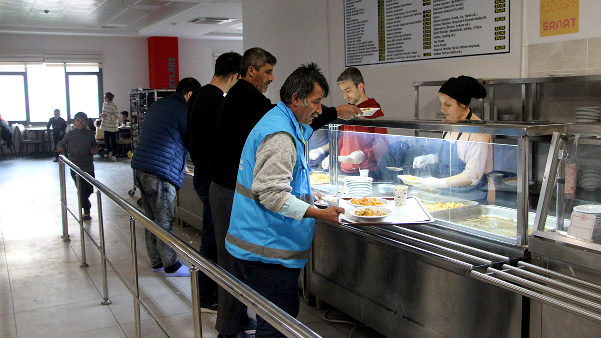 Dönmemiz lazım, insanın evi gibi olmaz