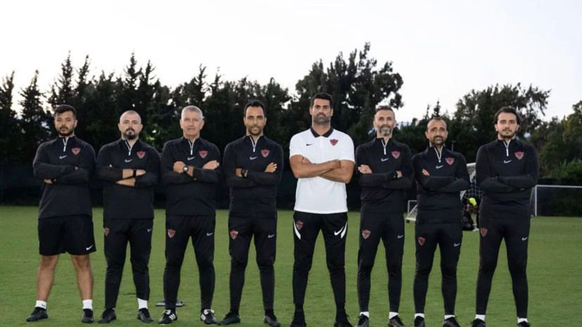 Murat Bel ve ailesi enkazdan çıkarıldı