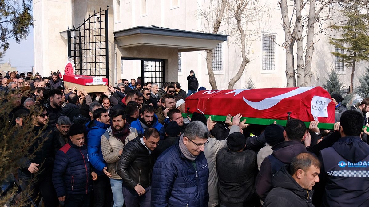 Cemal Kütahya ile oğlu Çınar toprağa verildi