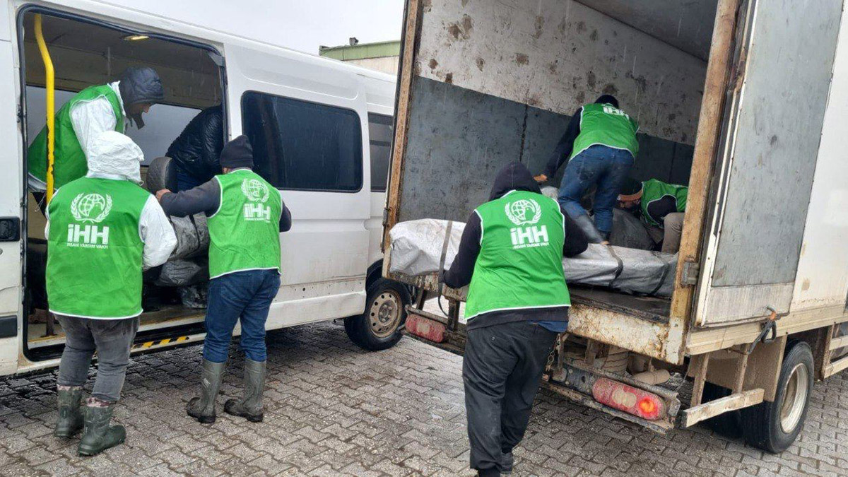 121 bin 350 kişiye sıcak yemek dağıtıldı