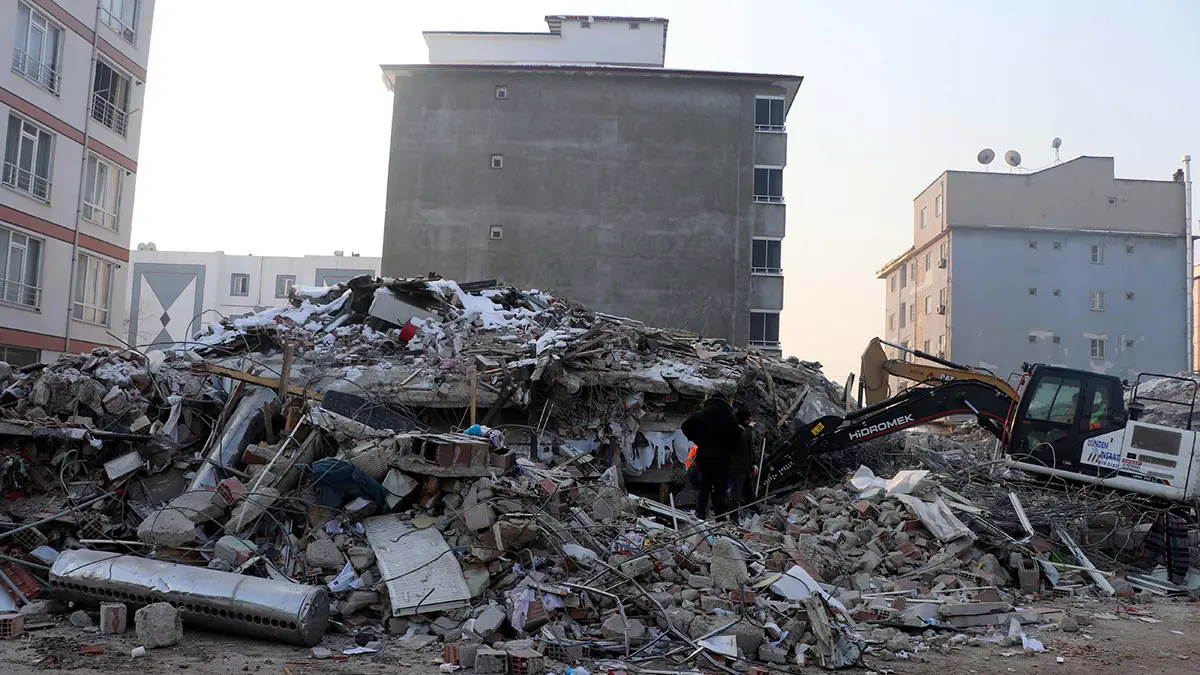 Elbistan'da 20'nin üzerinde bina enkazı tamamen kaldırıldı