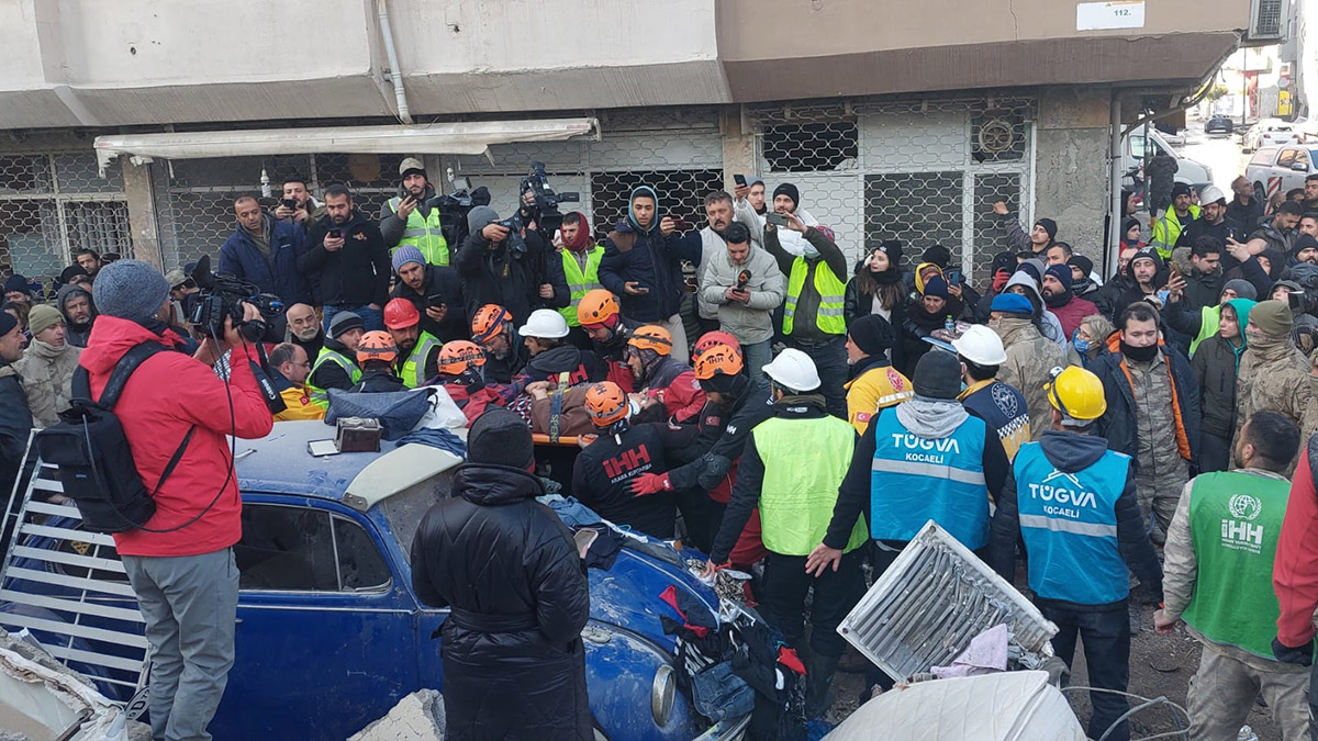 Arzu Apartmanı enkazından 6 kişi sağ çıktı