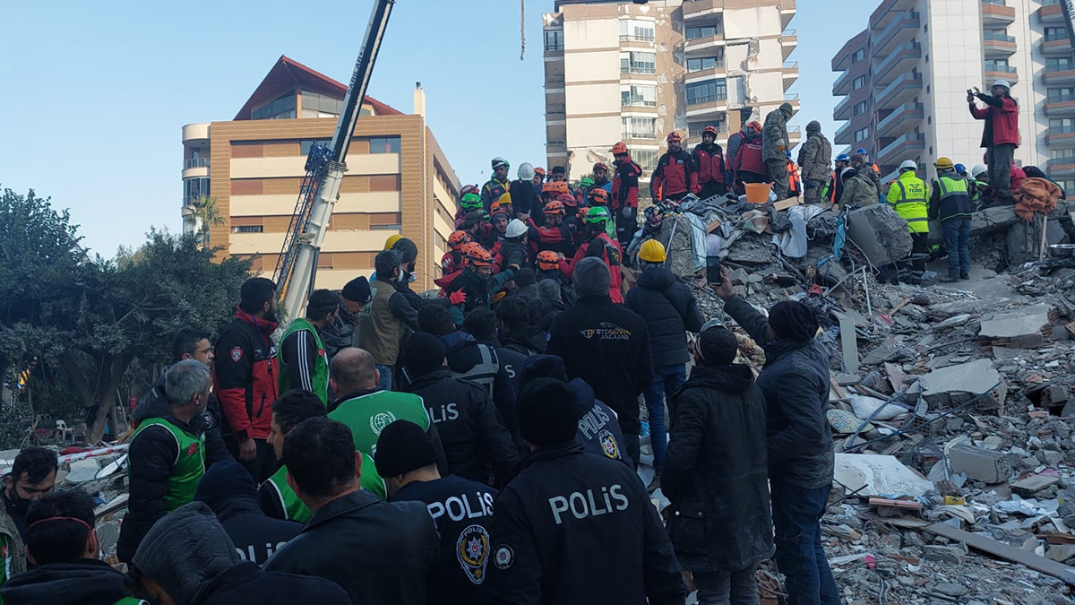 Arzu Apartmanı enkazından 6 kişi sağ çıktı