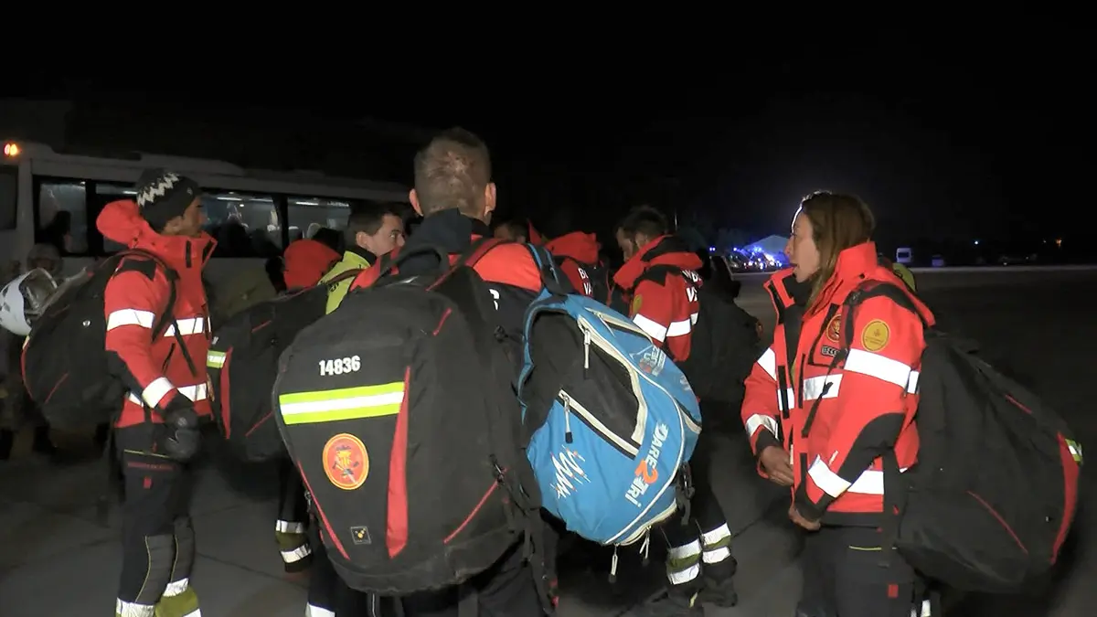 Ispanyol arama kurtarma ekibi kargo ucagiyla istanbula dondu 8365 dhaphoto3 - i̇stanbul haberleri, yerel haberler - haberton