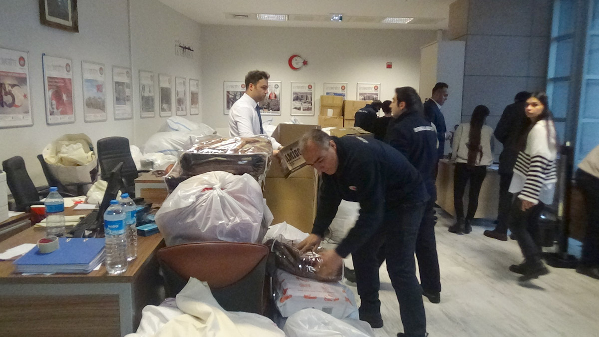 İstanbul Adliyesi personelinden yardım kolisi