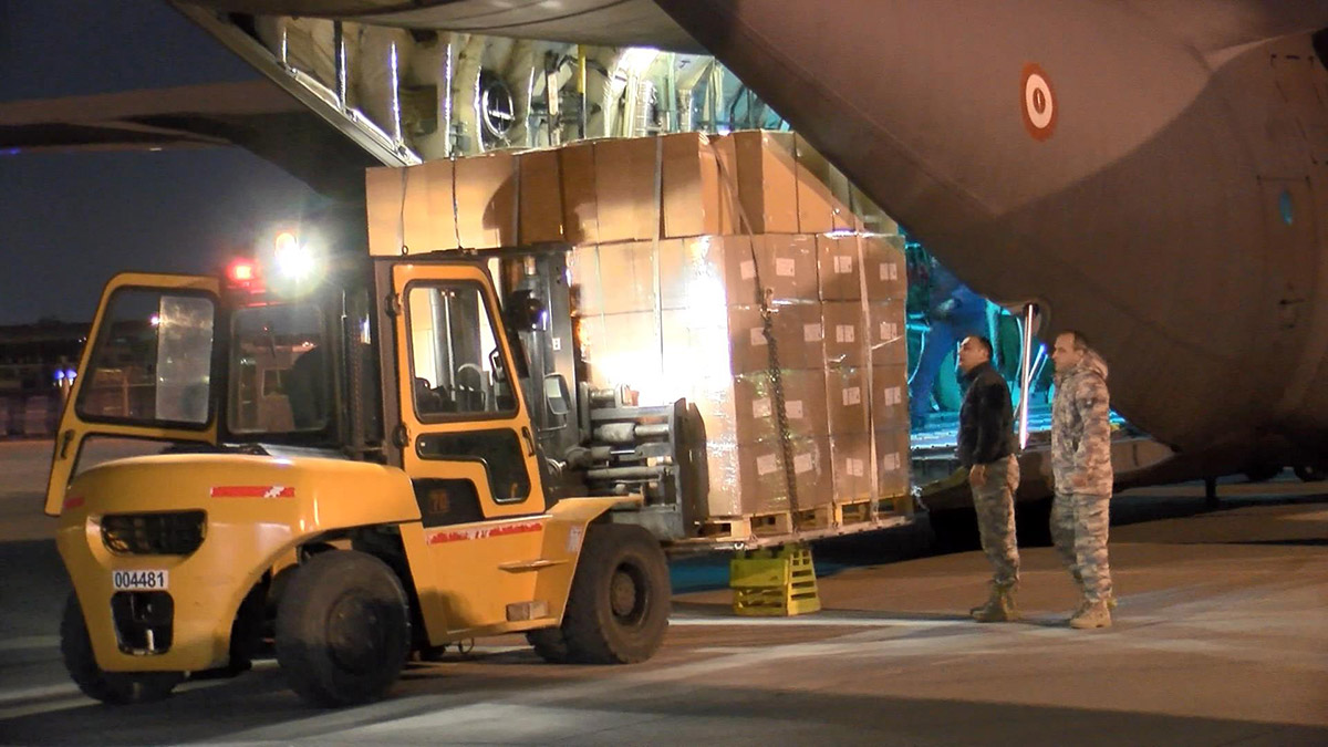 Deprem bölgesine 576 bin maske gönderildi