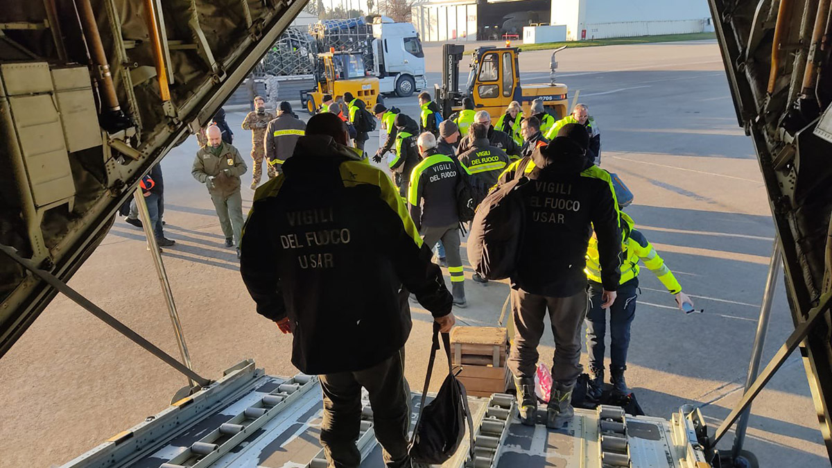 İtalya Sivil Koruma Dairesi ekipleri Adana'da