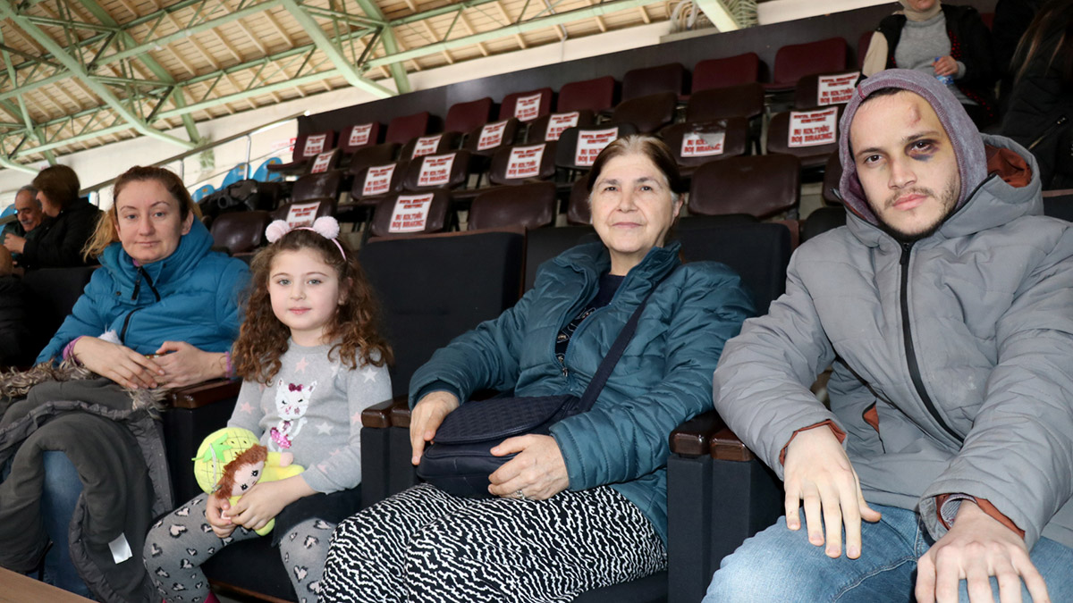 O ses kulaklarımızdan gitmiyor