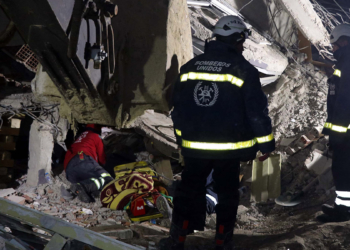 Berivan, enkazdan 62 saat sonra yaralı olarak kurtarıldı