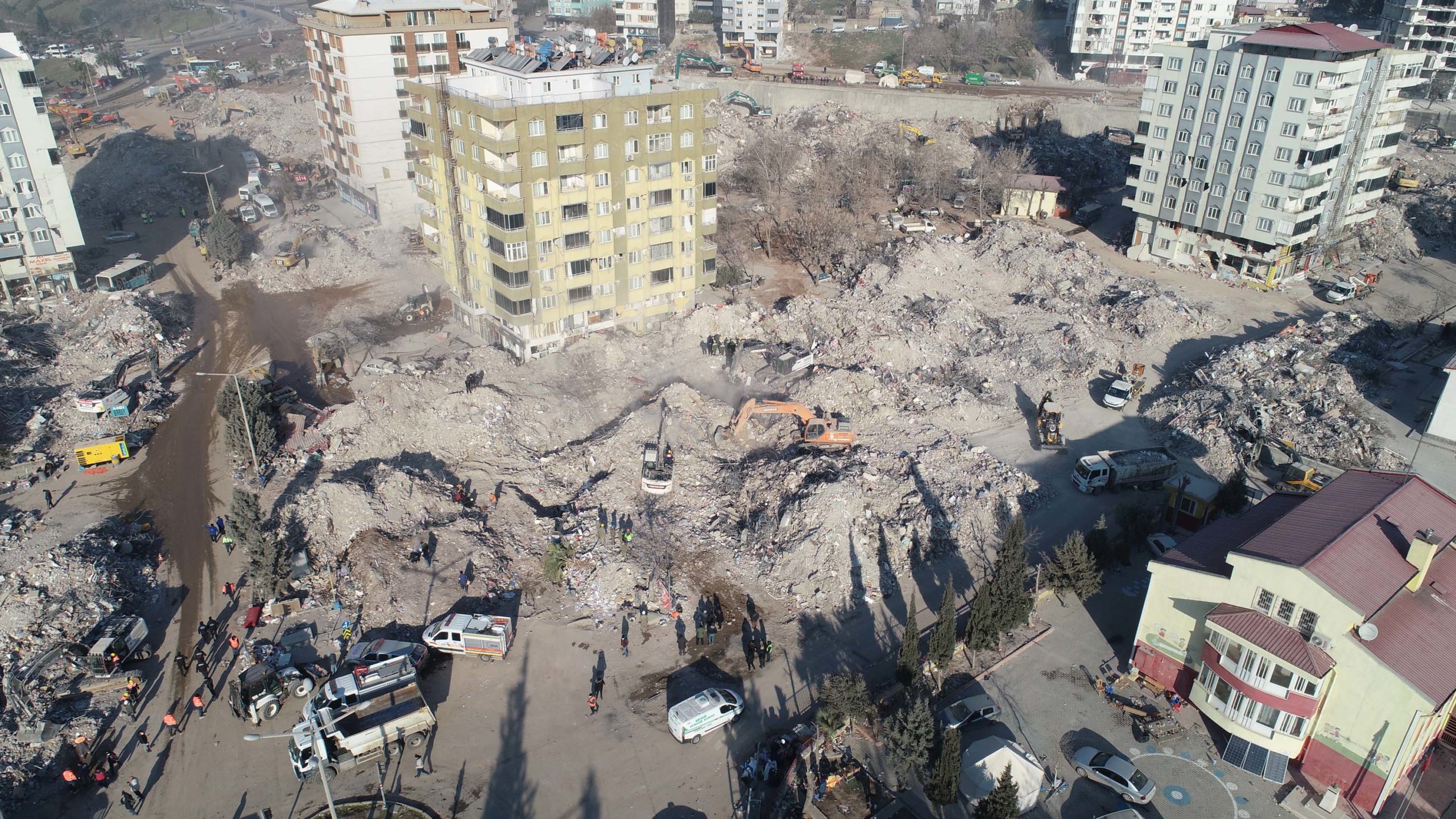 Artçı sarsıntı sayısı 6 bin 40'a ulaştı