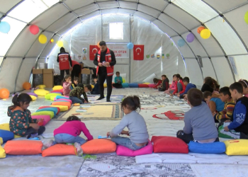 Afet sonrası aileler için çocuklara psiko-sosyal yardım