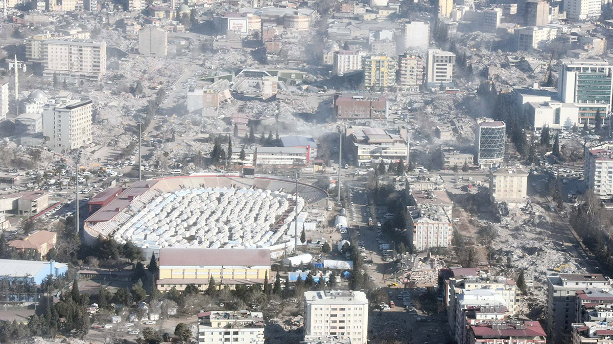Deprem bölgesinde 'artçı' uyarısı