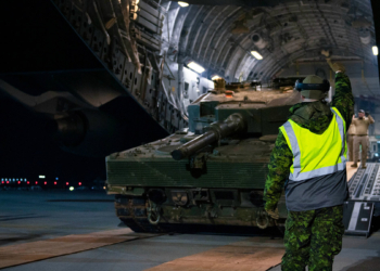 İlk Leopard tankı Polonya'ya ulaştı