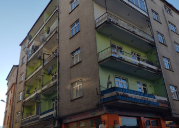 Elazığ'da depremlerde hasar alan 11 bina boşaltıldı