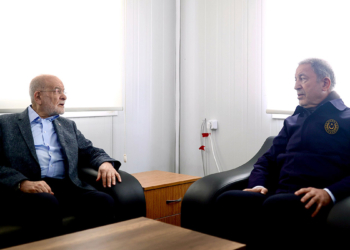 Temel Karamollaoğlu Hatay'da Bakan Akar ile görüştü