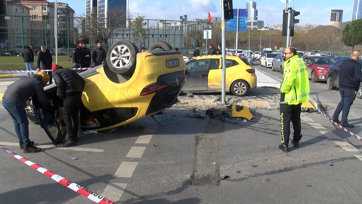Kavşaktan hatalı dönüş yaptı, 1 kişi yaralandı