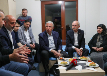 Kılıçdaroğlu, Ankara'ya gelen depremzedeleri ziyaret etti