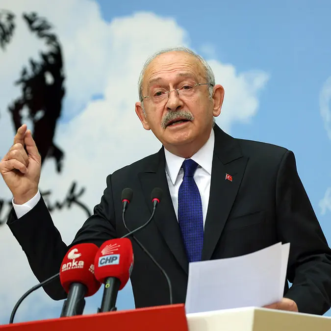 Chp genel başkanı kemal kılıçdaroğlu, "bu ülkede seçimler zamanında olacak. Seçim savaş dışında ertelenemez" dedi.