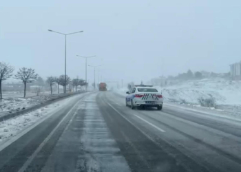Kırıkkale-Kırşehir kara yolu ulaşıma kapandı