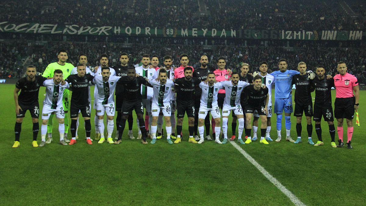 Kocaelispor ile Sakaryaspor taraftarları arasında kavga