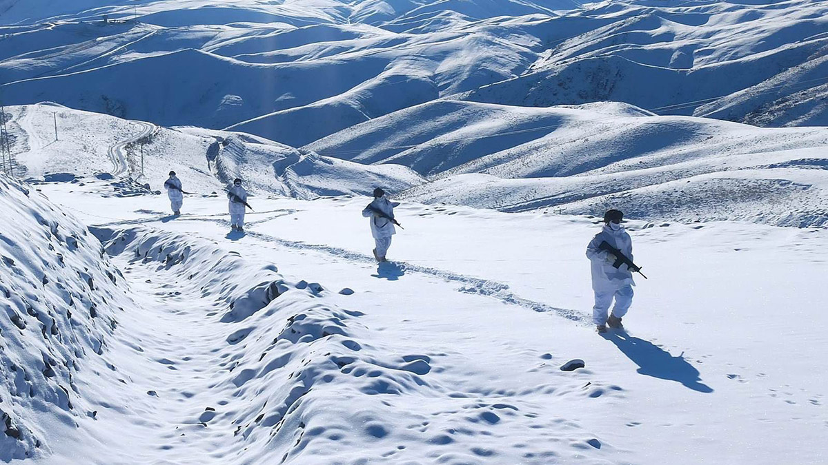 Mehmetçiğin zor kış şartlarında terörle mücadelesi