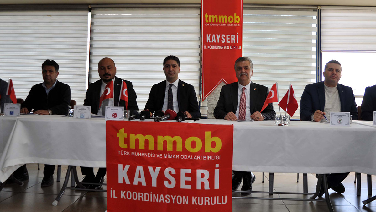 MHP Genel Başkan Yardımcısı İsmail Özdemir, "Türkiye İstatistik Kurumu'nun verilerine baktığımızda Kayseri kat yüksekliği itibariyle Türkiye de 1'inci sırada" dedi.