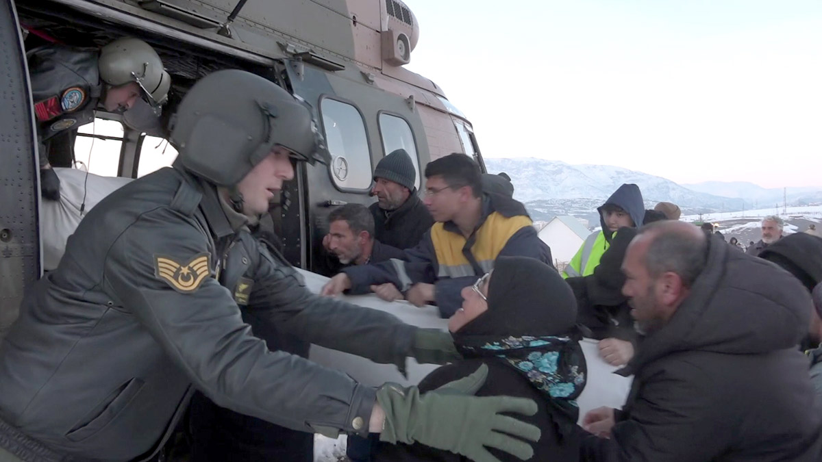 Mehmetçik, 19 binden fazla çadırın kurulmasını sağladı