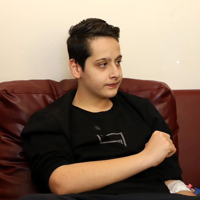 Kahramanmaraş'ta meydana gelen ve 10 ilde hissedilen 7.7 ve 7.6 şiddetindeki depremlerin ardından 100'üncü saatte Hatay'da enkaz altından sağ çıkarılan Burak Sürücü, ilk müdahalenin ardından hemen Mersin'e sevk edildi.