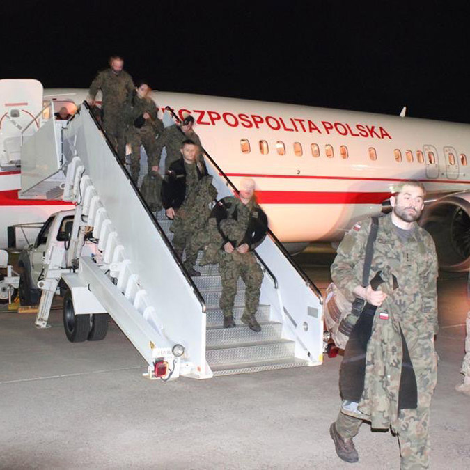 Polonya Savunma Bakanlığı, Polonya sağlık ekibinin bugün sahra hastanesiyle birlikte Türkiye’ye ulaştığını açıklarken, Yunanistan İklim ve Sivil Koruma Bakanı Christos Stylianides dün akşam daha önce gönderilen ilk ekibe ilave olarak aralarında doktorların da bulunduğu ikinci ekibin gönderildiğini duyurdu. 