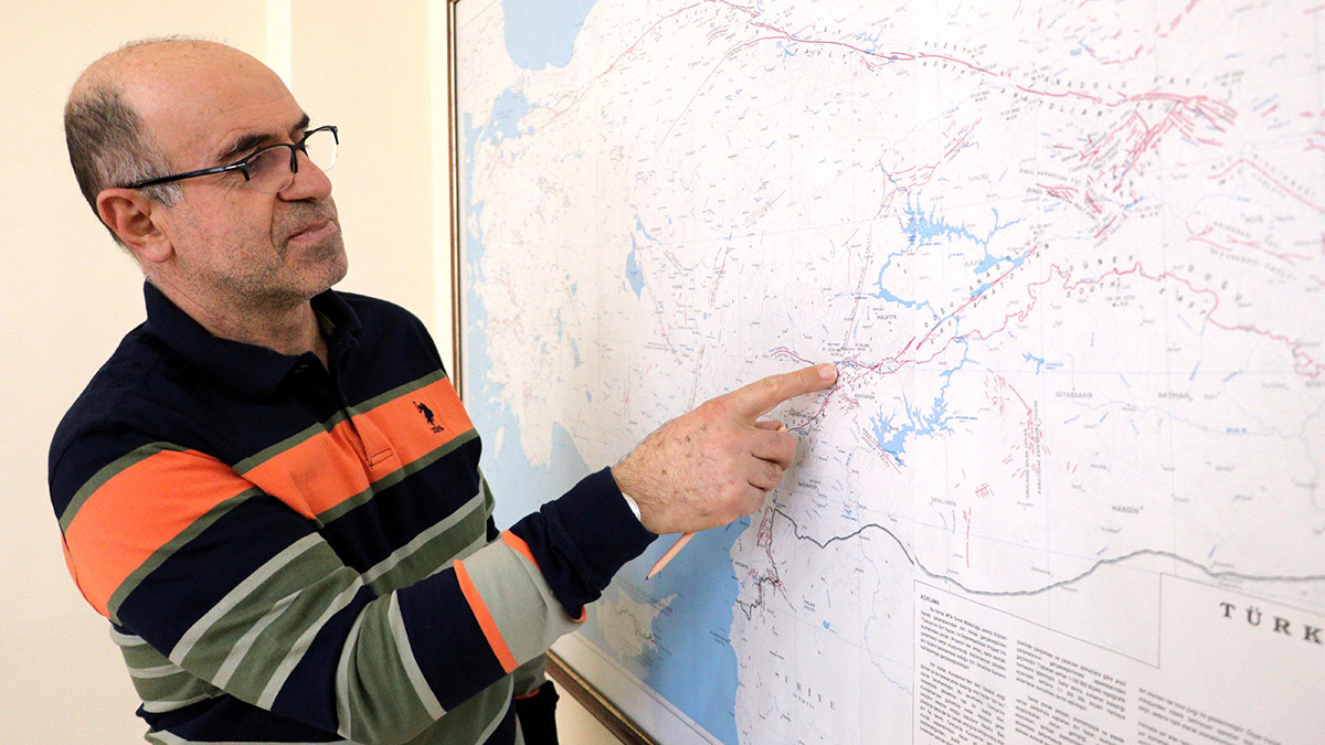 Deprem 900 yıllık stres birikimi sonucu oldu