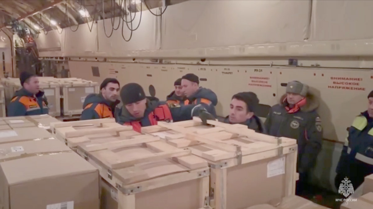 Rusya'dan yüzlerce ısıtıcılı çadır geldi