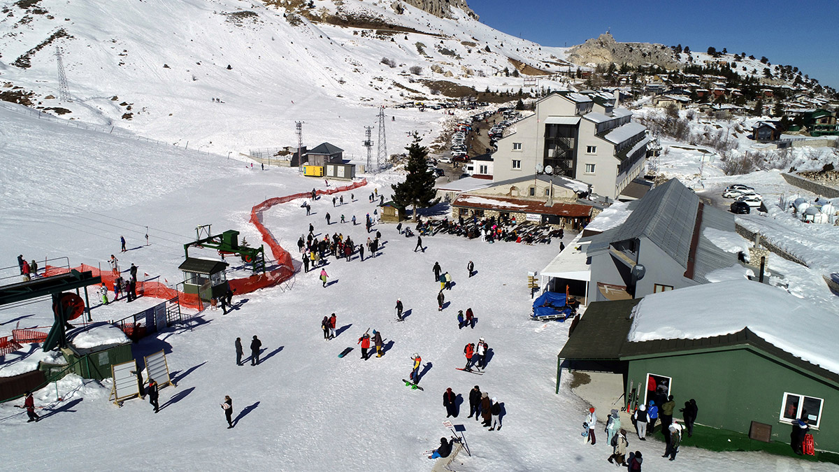 Saklıkent Kayak Merkezi'nde sömestir yoğunluğu