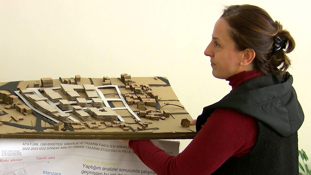 Son çalışması 'tarihi çevrede toplu konut' projesi oldu